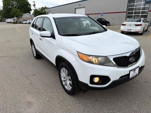 Used 2011 Kia Sorento EX FWD image 2
