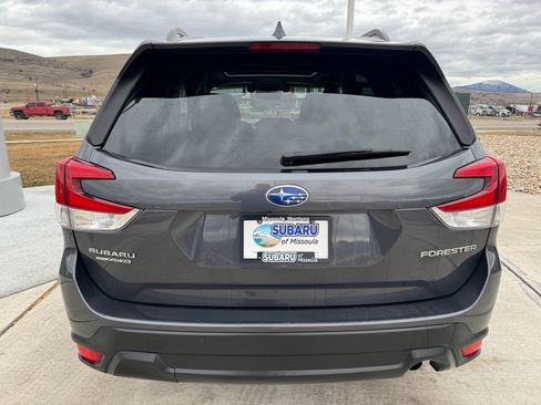 Used 2020 Subaru Forester Premium image 8
