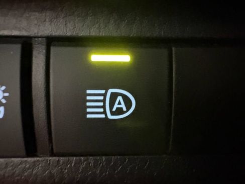 Certified 2025 Toyota RAV4 LE AWD/4WD image 12