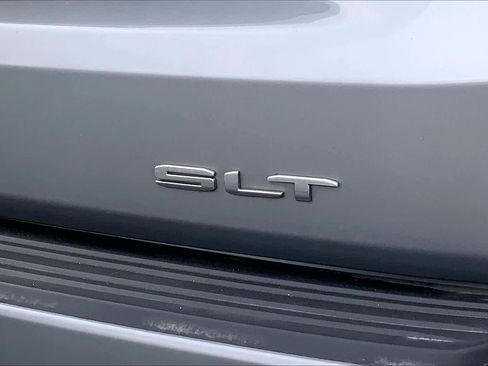 Used 2023 GMC Yukon SLT image 10