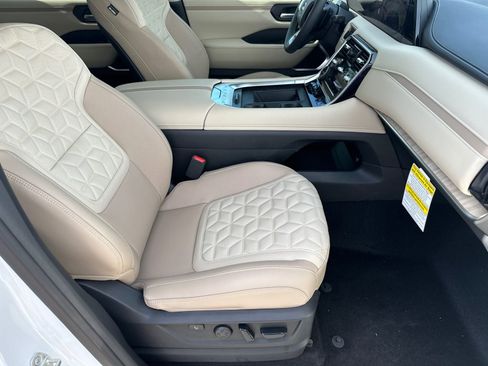 New 2026 Nissan Armada Platinum Reserve image 13