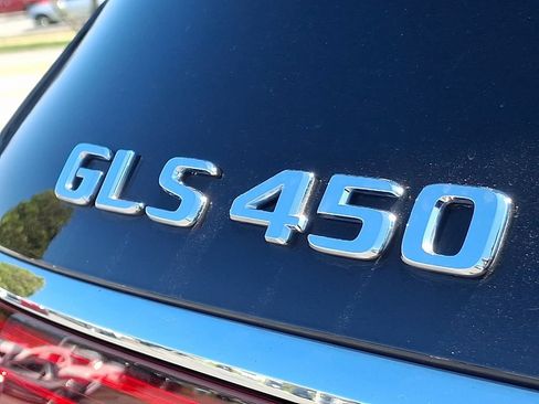 Used 2023 Mercedes-Benz GLS 450 4MATIC image 32