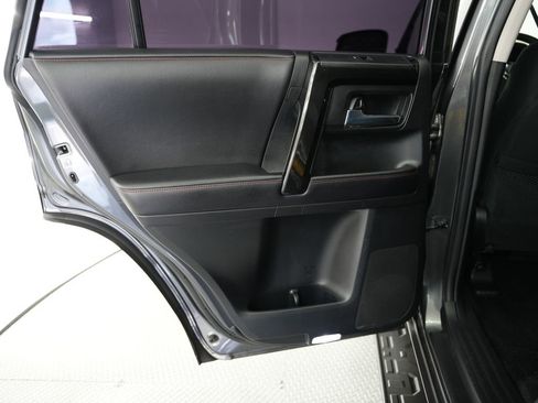 Used 2017 Toyota 4Runner TRD Off-Road AWD/4WD image 34