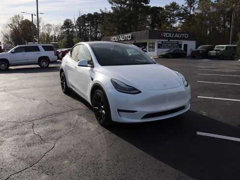 Used 2023 Tesla Model Y Long Range image 13