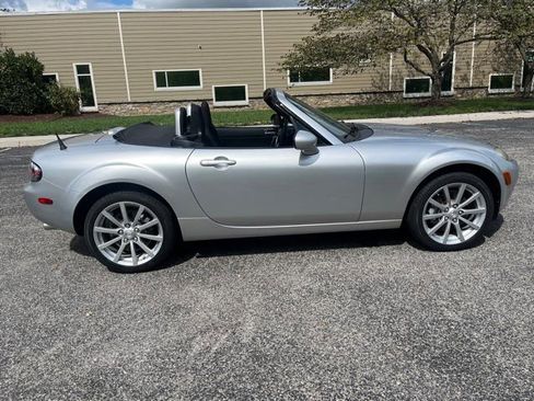 Used 2006 MAZDA MX-5 Miata Sport image 14