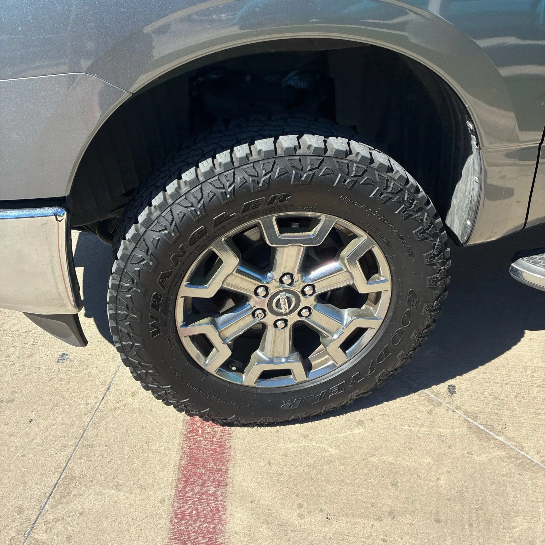 Used 2018 Nissan Titan SL w/ Texas Titan Edition AWD/4WD image 14