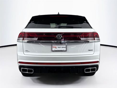 Used 2024 Volkswagen Atlas Cross Sport SEL R-Line AWD/4WD image 12