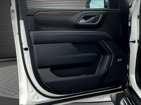 Used 2023 Chevrolet Tahoe Premier w/ Advanced Technology Package AWD/4WD image 19