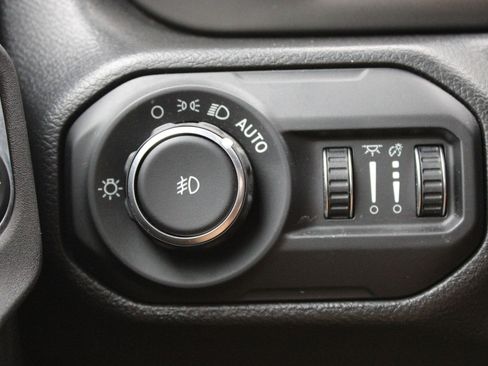 Used 2022 Jeep Wrangler Unlimited Sport AWD/4WD image 23