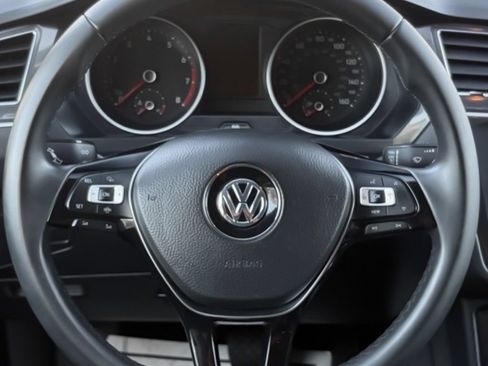 Used 2020 Volkswagen Tiguan SE w/ 3rd Row Seat Package AWD/4WD image 17