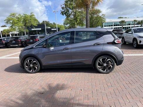 Used 2022 Chevrolet Bolt LT w/ Infotainment Package image 7