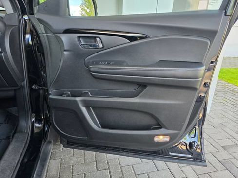 Used 2021 Honda Pilot Touring image 8