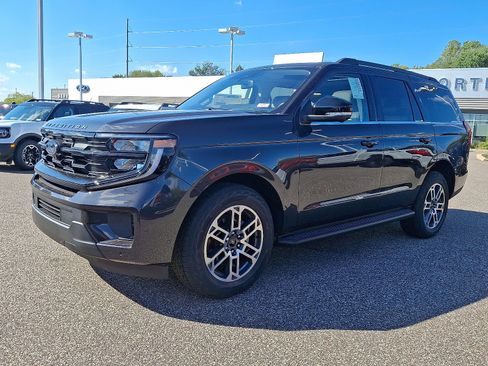 New 2025 Ford Expedition Active image 3