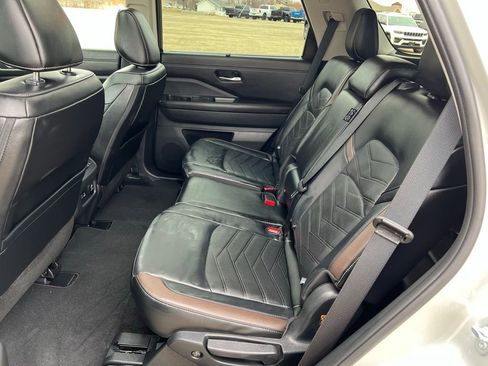 Used 2025 Nissan Pathfinder Platinum w/ Lighting Package (N92) image 26