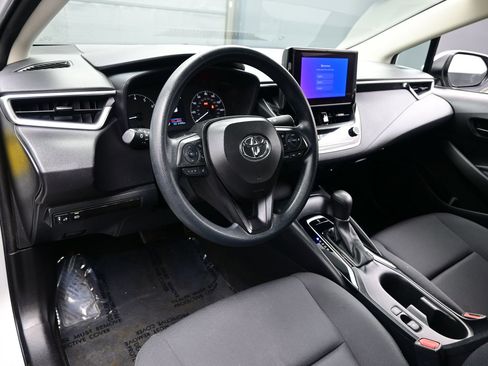 Used 2024 Toyota Corolla LE FWD image 12