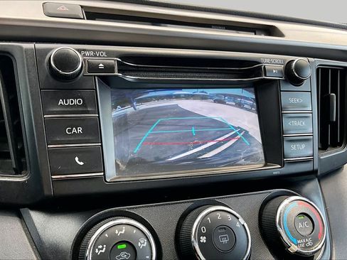 Used 2016 Toyota RAV4 LE FWD image 27