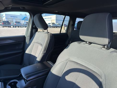 Used 2024 Jeep Grand Cherokee Laredo X w/ Luxury Tech Group I image 27