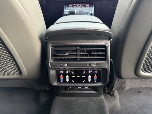 Used 2021 Audi Q8 Premium Plus w/ Premium Plus Package image 31