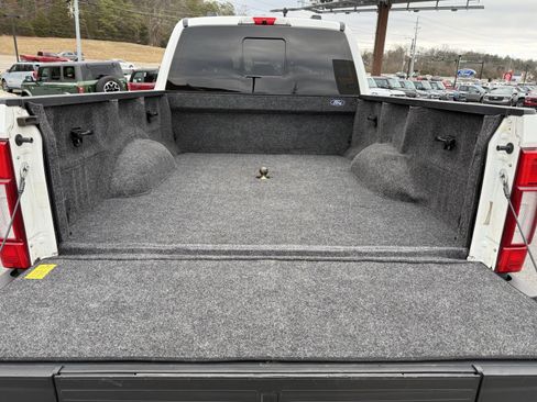 Used 2022 Ford F250 Lariat w/ Black Appearance Package image 13