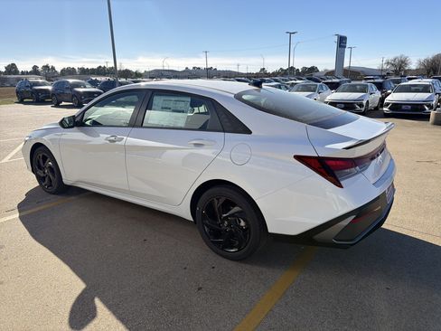 New 2026 Hyundai Elantra Sport image 4