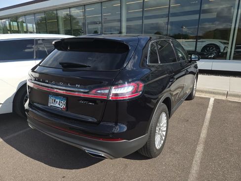 Used 2019 Lincoln Nautilus Premier AWD/4WD image 4
