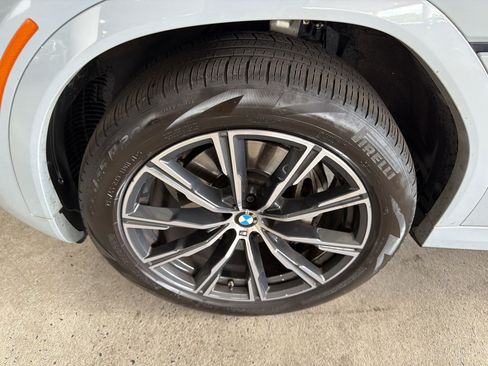 Used 2024 BMW X6 xDrive40i w/ Premium Package AWD/4WD image 11