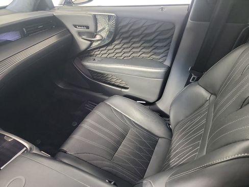 Used 2019 Lexus LS 500h AWD image 23