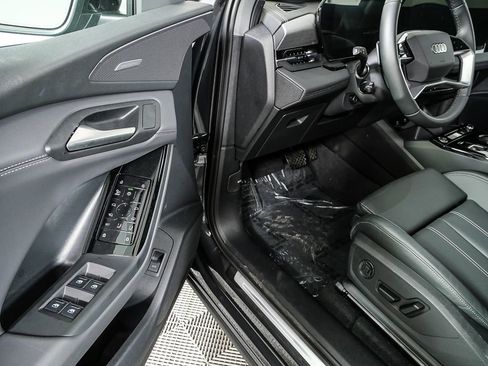 Certified 2025 Audi Q6 e-tron Prestige w/ Black Warm Weather Package AWD/4WD image 8