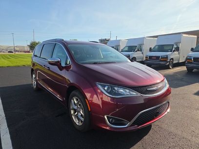 Used 2017 Chrysler Pacifica Limited w/ UConnect Theater Package