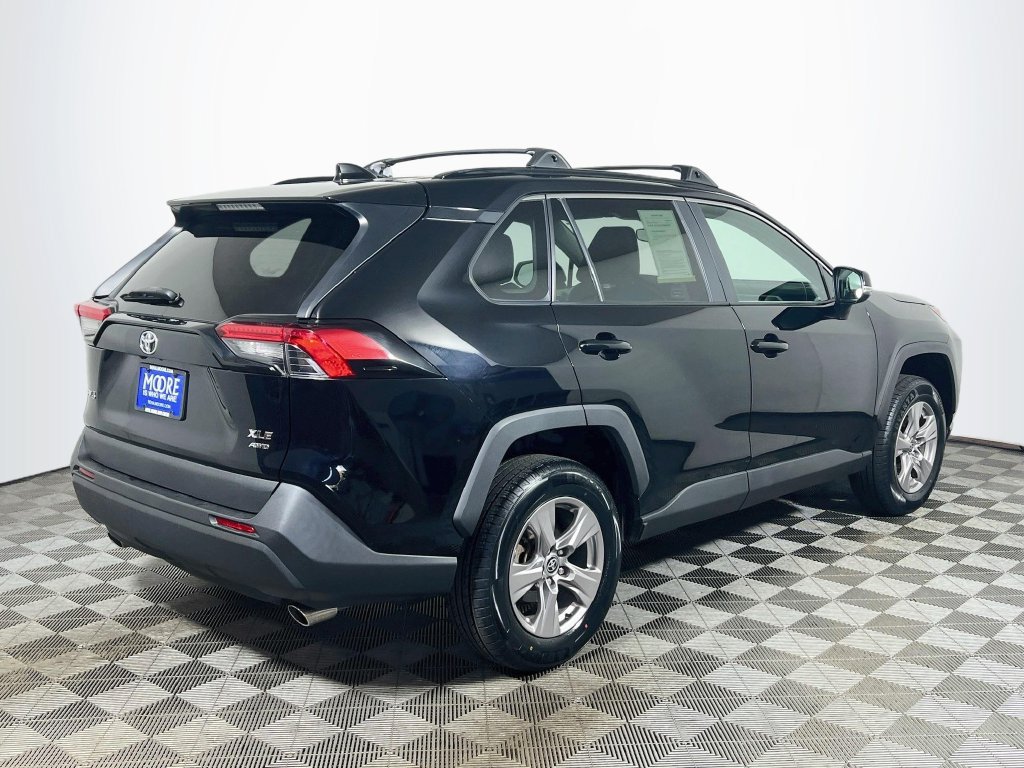 Certified 2022 Toyota RAV4 XLE w/ XLE Grade Weather Package AWD/4WD image 7