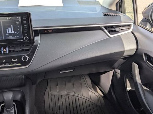 Used 2022 Toyota Corolla LE image 17