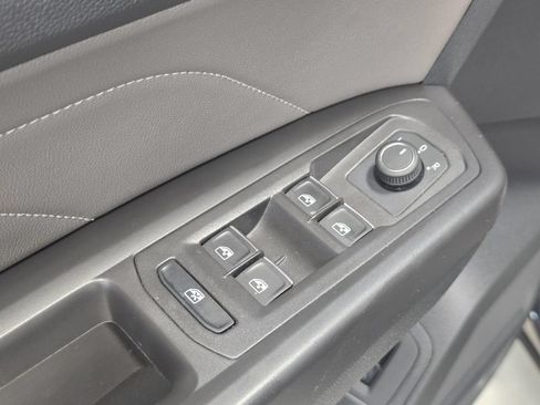 Used 2023 Volkswagen Atlas Cross Sport SE FWD image 13