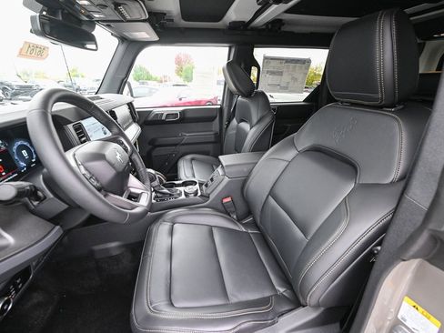 New 2025 Ford Bronco Badlands image 15