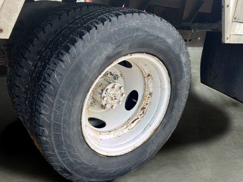 Used 2015 Ford E-350 and Econoline 350 Super Duty image 15