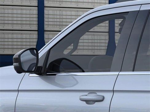 New 2025 Ford Expedition Active image 20