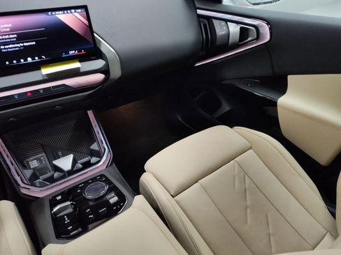 Used 2026 BMW X3 xDrive30 w/ Convenience Package image 25