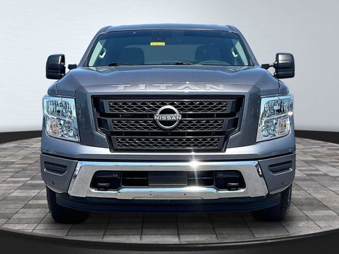 Certified 2024 Nissan Titan SV w/ SV Convenience Package RWD image 2