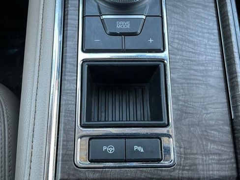 Used 2018 Ford Expedition Limited w/ Equipment Group 302A RWD image 30