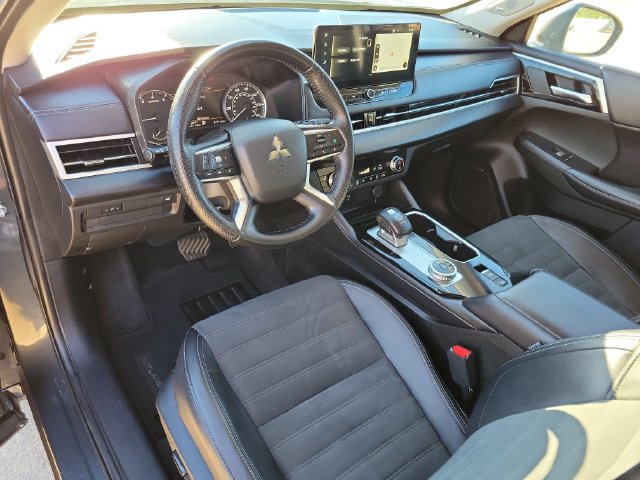Used 2025 Mitsubishi Outlander SE FWD image 17