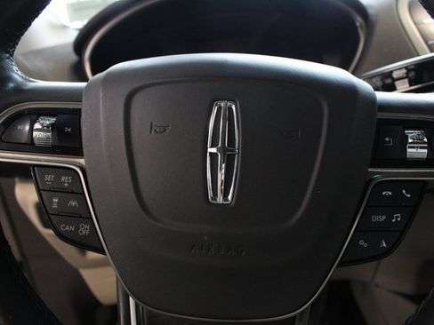 Used 2019 Lincoln Nautilus Reserve w/ Ultimate Package image 17