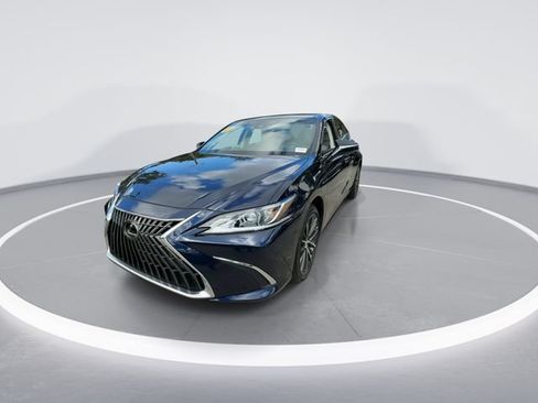 Used 2025 Lexus ES 350 w/ Premium Package FWD image 3