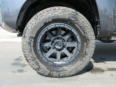 Used 2012 Toyota Tacoma 4x4 Double Cab w/ TRD Off-Road Pkg image 18
