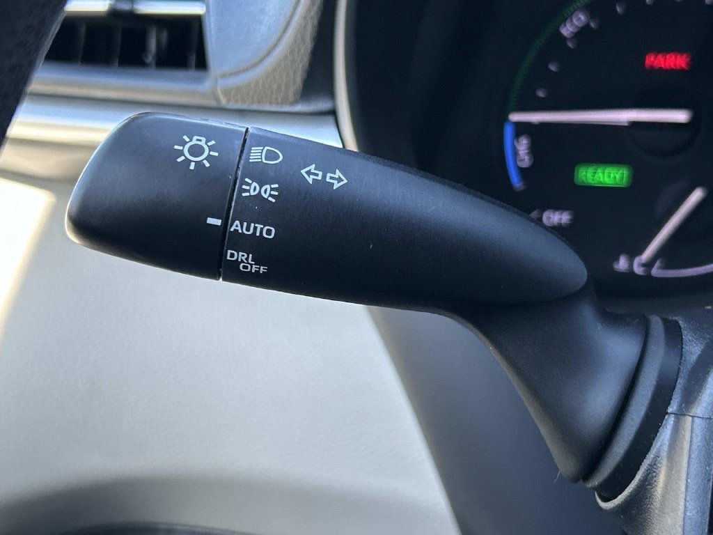Used 2022 Toyota Sienna LE AWD/4WD image 35
