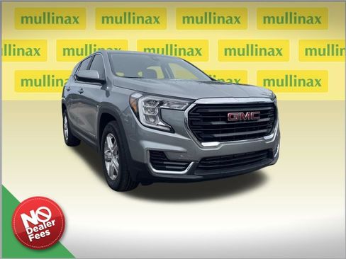 Used 2023 GMC Terrain SLE FWD image 1