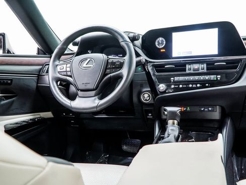 Used 2024 Lexus ES 350 w/ Premium Package image 19