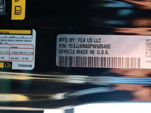 Used 2023 Jeep Wrangler Unlimited AWD/4WD image 40