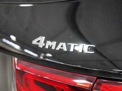 Used 2022 Mercedes-Benz GLB 250 4MATIC image 12