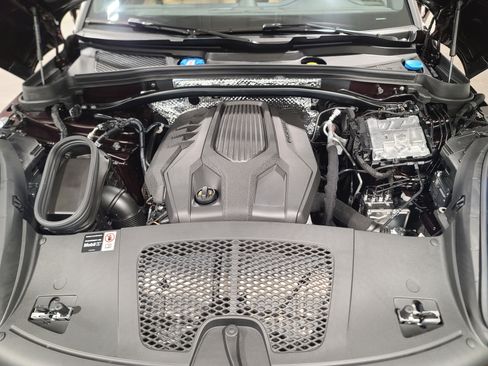 New 2026 Porsche Macan image 30