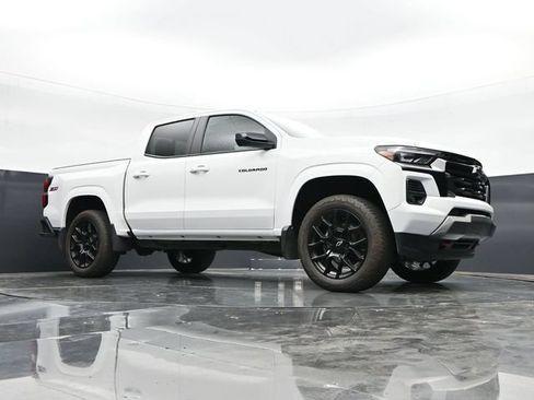 Used 2024 Chevrolet Colorado Z71 w/ LPO, Dark Essentials Package AWD/4WD image 40