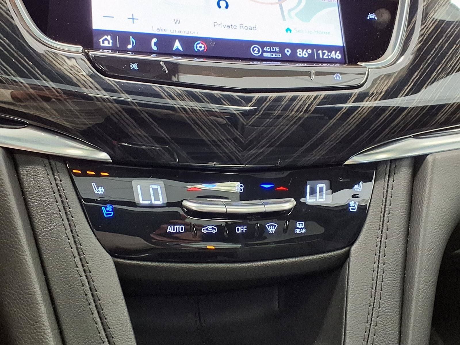 Certified 2025 Cadillac XT6 Premium Luxury FWD image 28